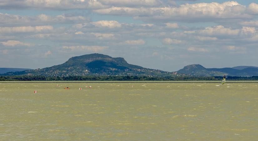 Vizsgálták a Balaton vizét, aggasztó vegyszereket találtak benne