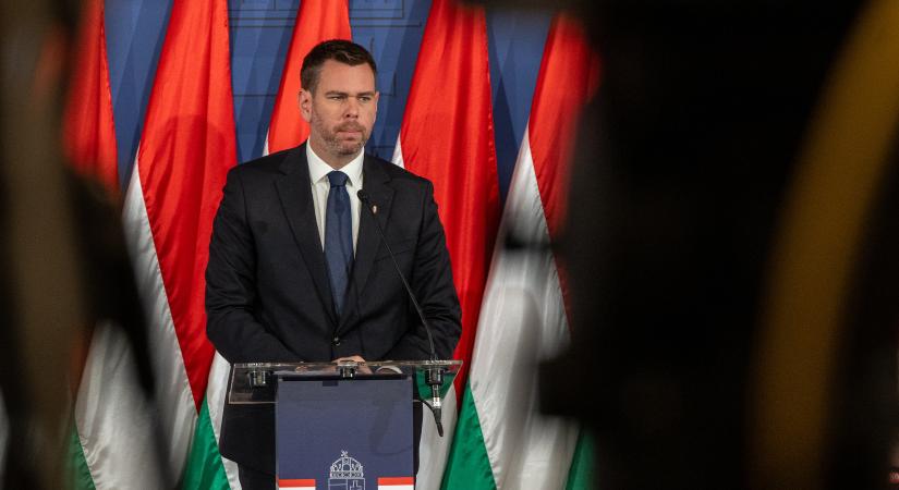 Érkeznek a kormányzati bejelentések: kivezetik a benzinárstopot és az autókat is a Városligetből
