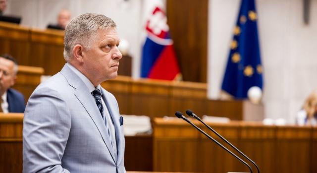 Fico Magyar Péterrel és Zelenszkijjel találkozik az Európai Tanács ülése előtt