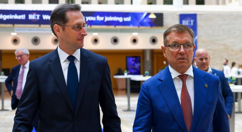 Az MNB ingatlanos cége olcsóbban hirdeti a Matolcsy-érában megvett üdülőt, mint amennyiért a Matolcsy-haverral felújították