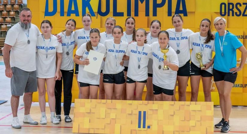 Diákolimpia: ezüstérem a kálváriás lányoknak