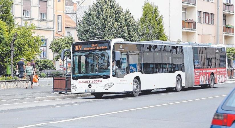 Panaszkodnak az utasok: akár 15 percet is késhetnek a szombathelyi buszok