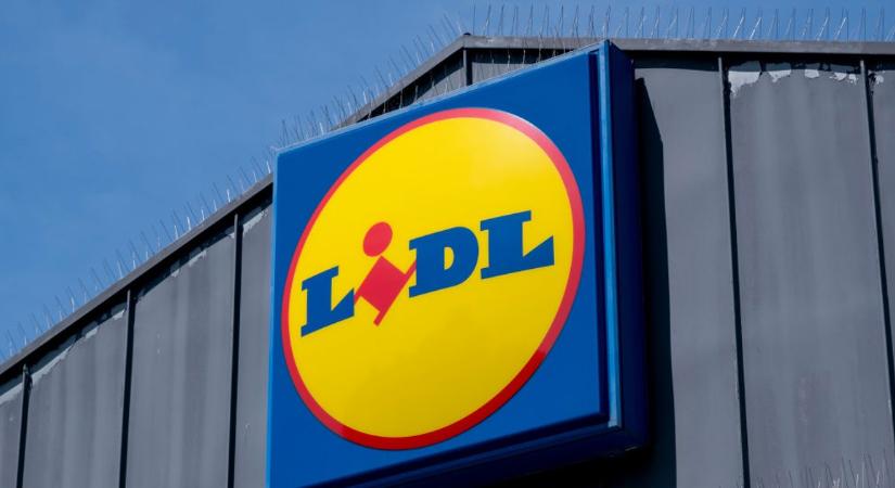 Döbbenetes támadás egy budapesti Lidlben: egy 17 éves fiú megszurkált egy szobafestőt