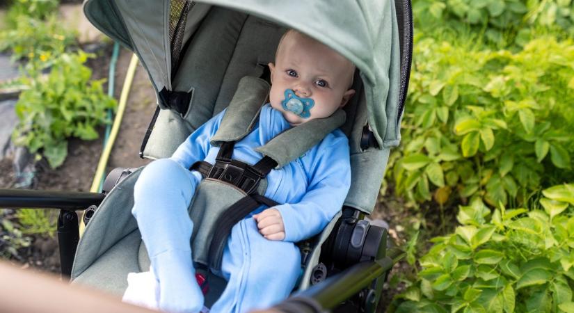 Rengeteg kismama csinálja ezt nyáron, pedig pillanatok alatt tragédiát okozhat a babának!