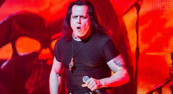 Meztelen mellekkel nyit a rocksztár Glenn Danzig új filmjének első előzetese