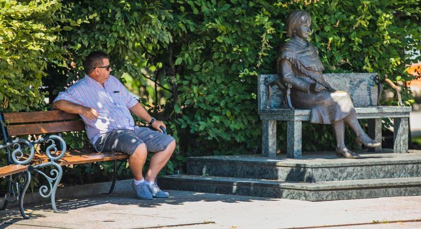 Nem tágít a nyár, de azért legyen a közelben esernyő – Ilyen lesz az időjárás holnap Hajdú-Biharban