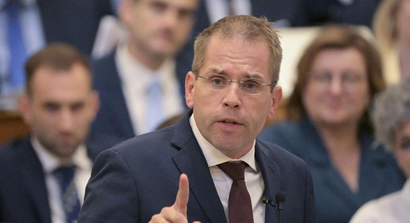 Közzétették a nem képviselő kormánytagok vagyonnyilatkozatát
