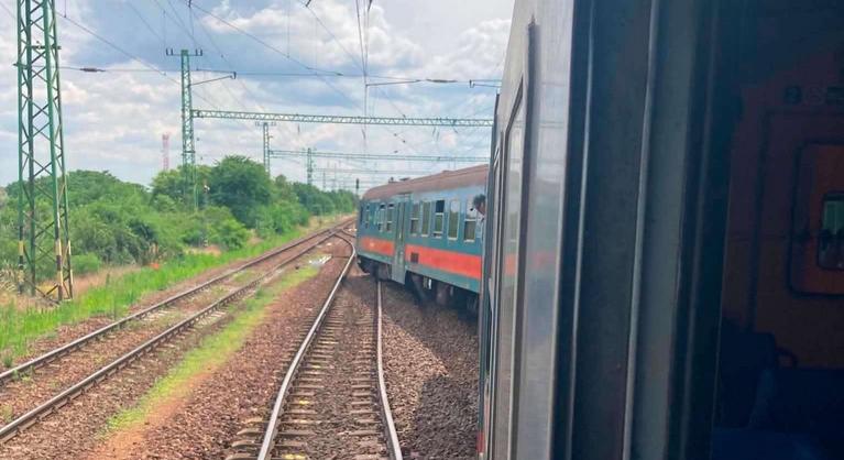 Kisiklott egy Hatvanból Szolnokra közlekedő személyvonat, a MÁV azonnali vizsgálatot rendelt el