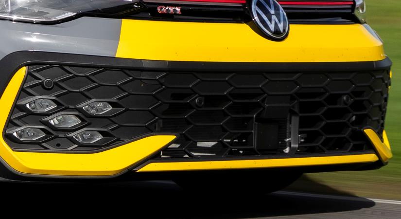 50 ezer embert rúgnak ki a Volkswagentől