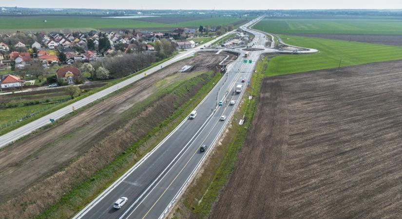 „Ésszel” is lehet építeni a mohácsi hidat, Vitézy Dávid szerint fideszes riogatás zajlik