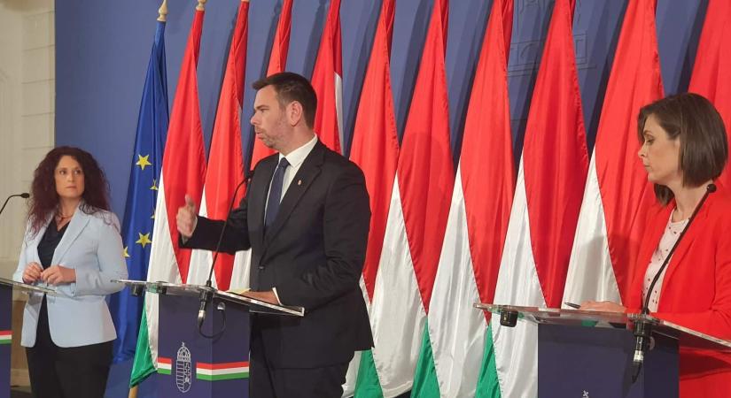 Megszűnő és újjáalakuló TEK, kivezetett védett benzinár - legfontosabb bejelentések a kormányszóvivői tájékoztatóról