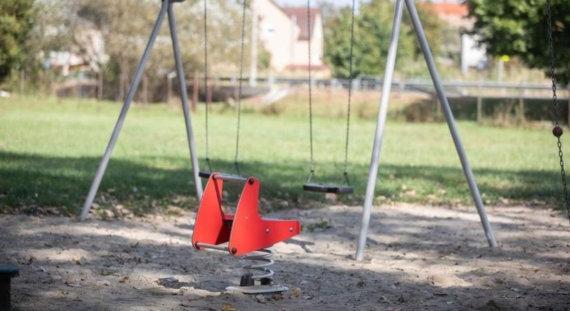 Több játszótér és sporteszköz is megújul a Cholnoky-kertvárosban