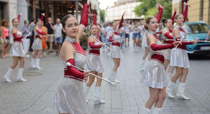 160 fellépővel veszi birtokba a Dobó teret az Egri Majorette Egyesület