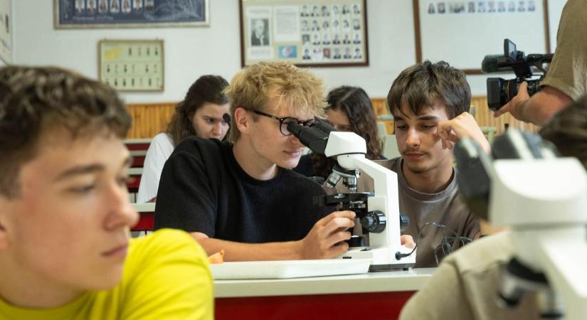 A 21. század már itt van a zalai gimnázium tantermeiben – bemutatók a diáklaborban (galéria)