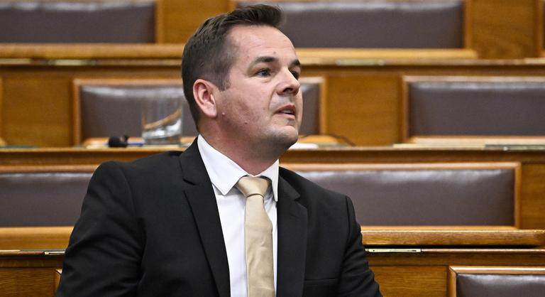 Újabb front nyílt a Zsolti bácsi-ügyben, súlyos vádak hangzottak el, megszólalt a Fidesz frakció is