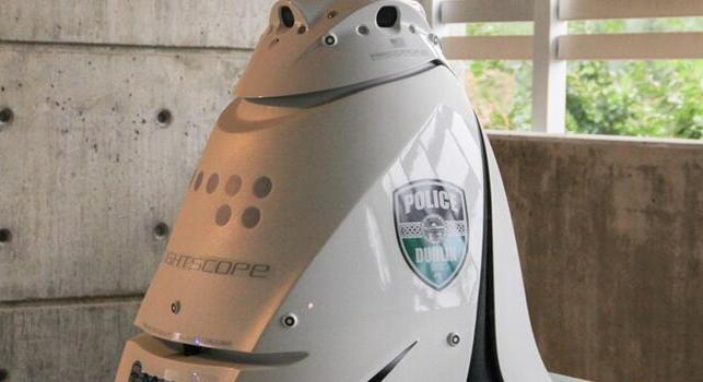 Az ohiói rendőrség inkább nyugdíjazza a parkolóházban ténfergő robotzsarut