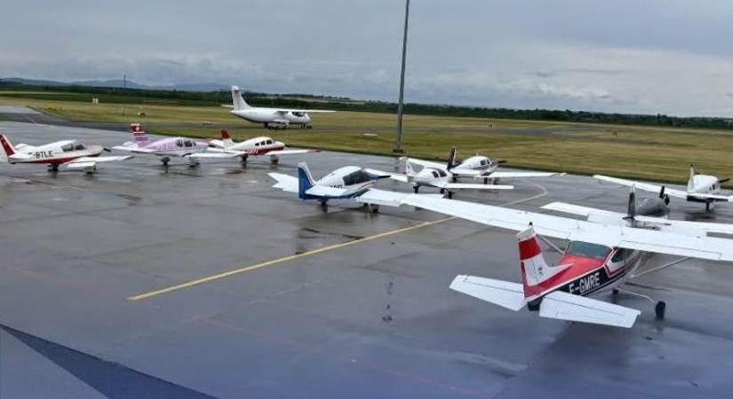 Francia flotta szállta meg a pécsi égboltot