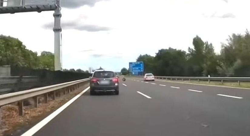 Fékezz, fékezz! Elszabadult kerék okozott vészhelyzetet az M1-es autópályán - videó