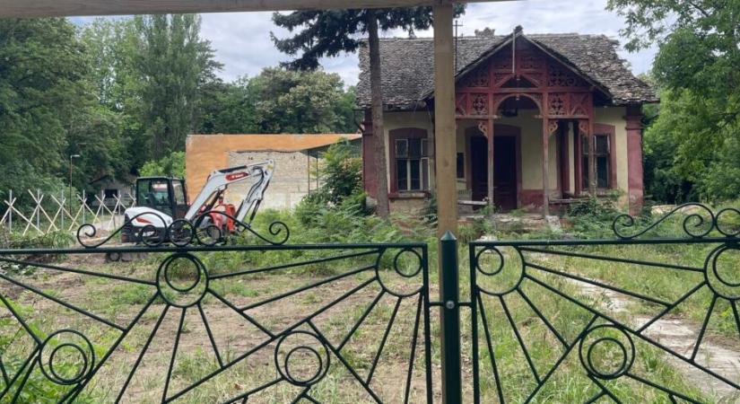 Megmarad-e vagy elbontanak még egy több mint százéves villát Palicson?