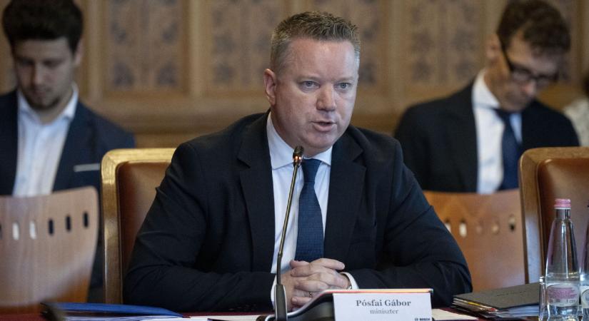 Felmentette a Nemzeti Nyomozó Iroda vezetőjét a belügyminiszter