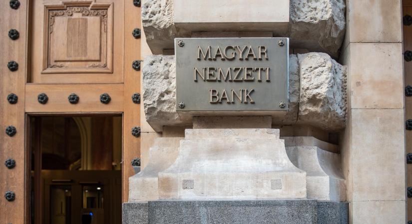 Luxusingatlanoktól válna meg az MNB, de a kikiáltási ár jóval alacsonyabb annál, mint amennyit Matolcsyék ezekre költöttek