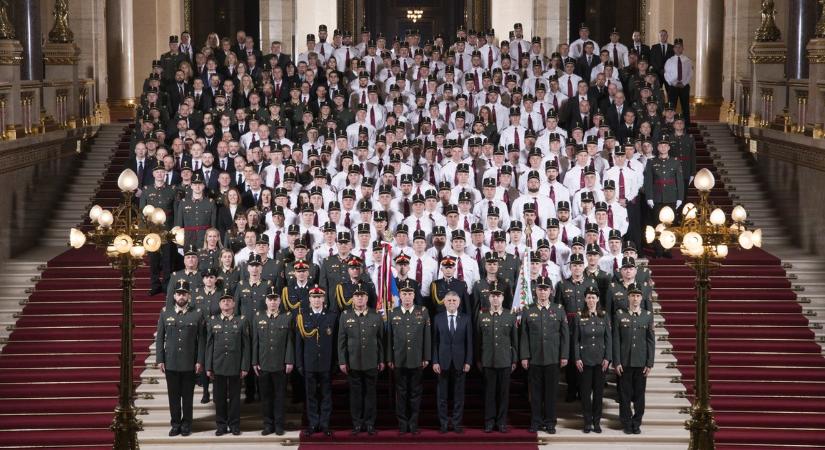 Megszűnik Kövér László magánhadserege