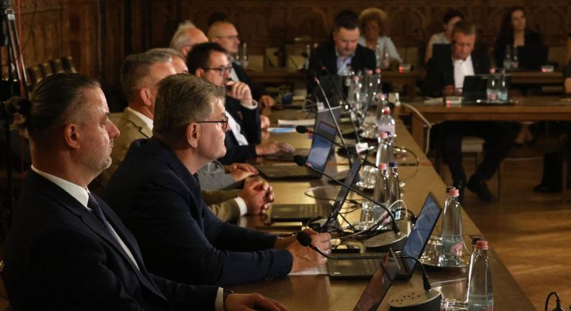 Eljárást indított a török üveggyár ellen a kormányhivatal? Erről is szó esett a kaposvári közgyűlés csütörtöki ülésén