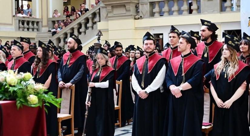 Diplomaosztót tartottak a Debreceni Egyetem Műszaki Karán – fotókkal, videóval