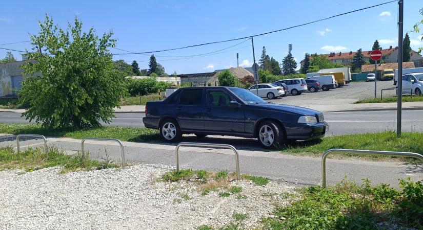 Csórikám, így akarta megspórolni a parkolási díjat