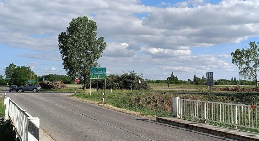 52-es főút: péntektől változik a közlekedési rend Izsáknál, új híd és körforgalom épül
