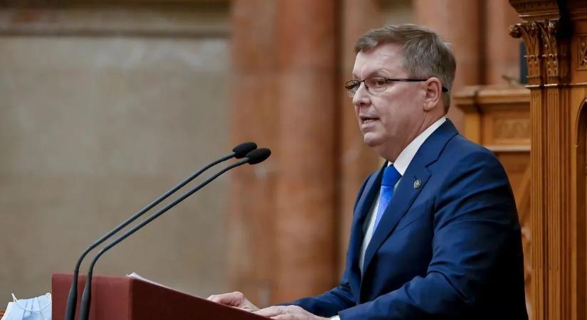 Visszavonták Matolcsy György díszpolgári címét Kecskeméten