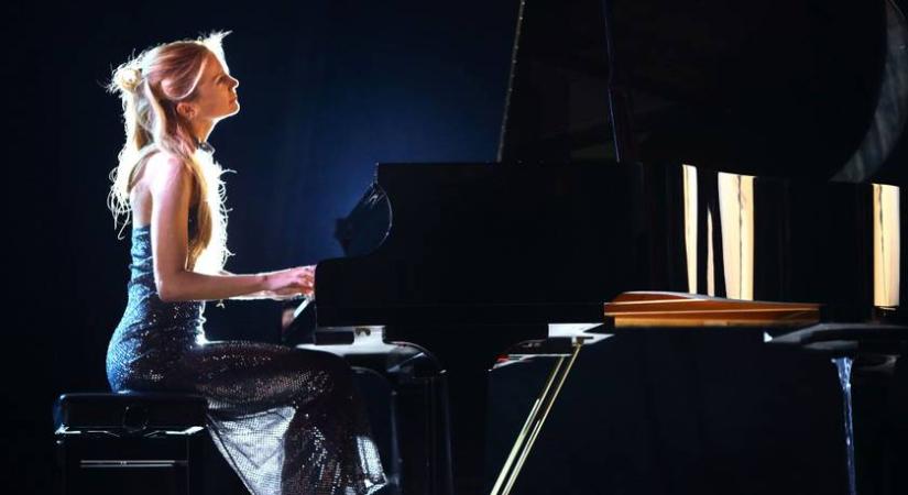 Rosszul lett a zenész a koncert előtt, de nem akarták elhalasztani az előadást: a közönség egy tagja húzott egy merészet