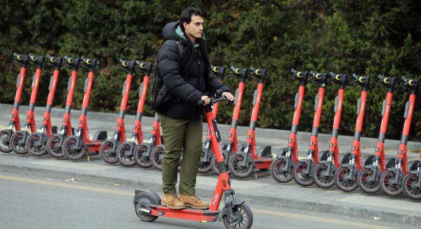 Iszik vagy vezet? - Elvehetik a jogosítványát a balesetet okozó elektromos rolleresnek