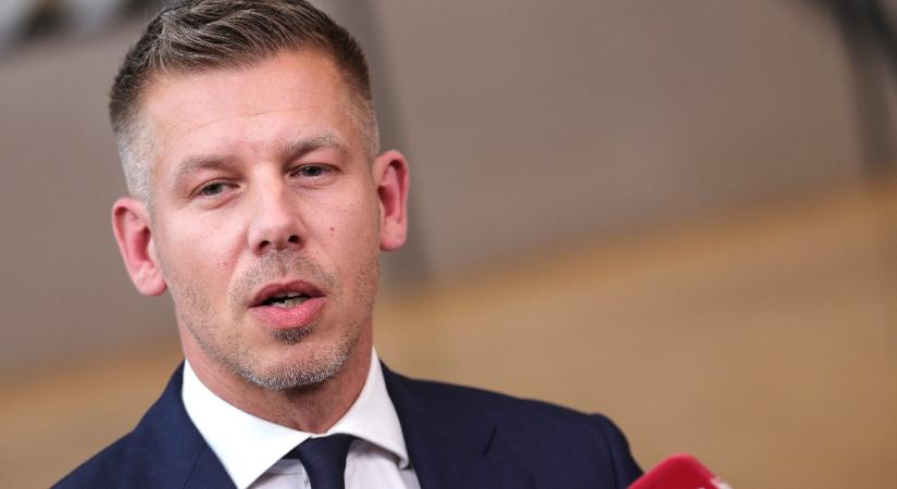 Magyar Péter kivetette Ukrajna csatlakozásának gyorsítását az EU-csúcs záródokumentumából