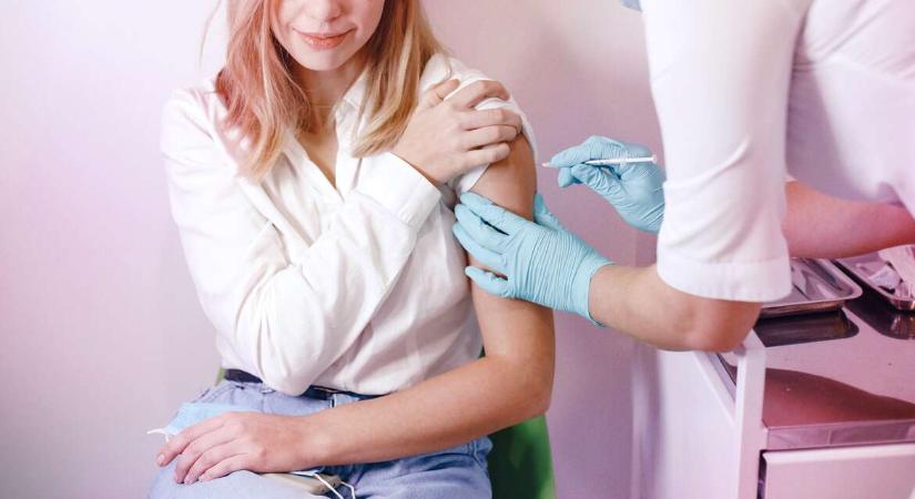 HPV-oltás: gyakorlatilag nullára csökkent a méhnyakrák miatti halálozás a fiatal nőknél Angliában
