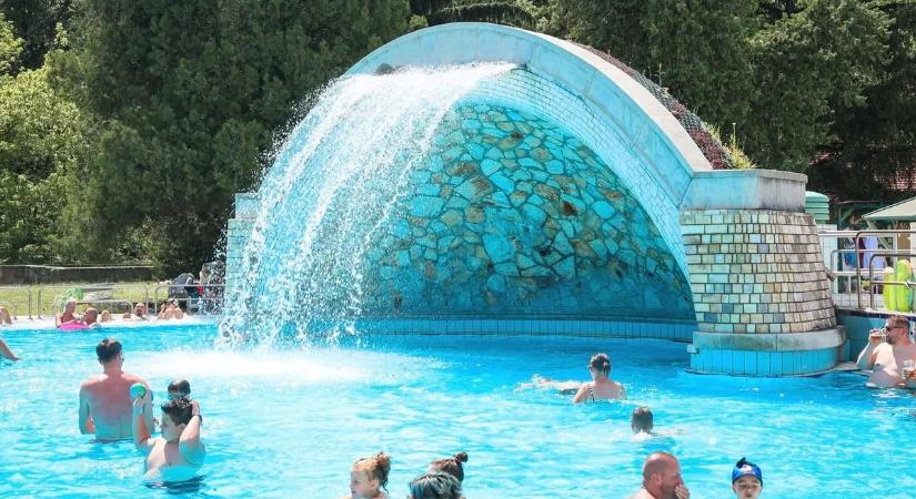 Mélyen a zsebbe kell nyúlni: ennyibe kerül a strandolás a hétvégi hőségben