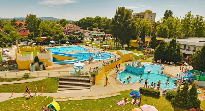 Nincs ötleted? Mutatjuk a TOP 51 családbarát strandot a Balatonon