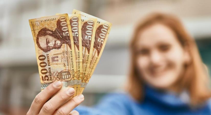 Mi történt? Hirtelen gyengülni kezdett a forint