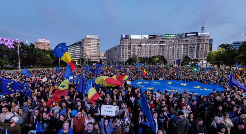 „Meg kell védenünk a demokráciát!” – Péntekre tüntetést hirdettek meg Bukarestben