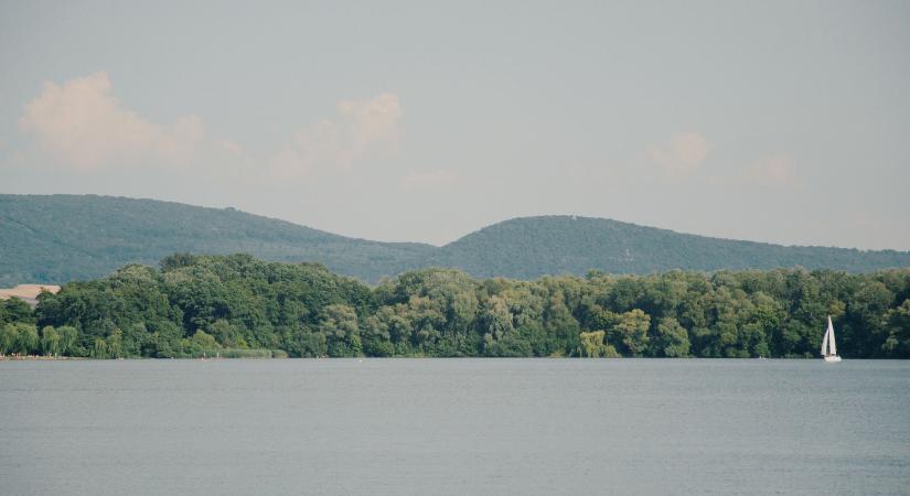Kevesebb és drágább az új építésű lakás a Balatonon