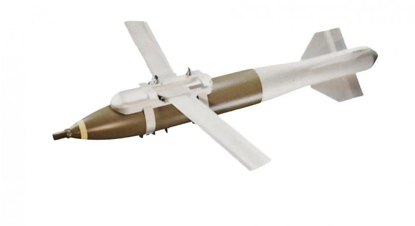 Bemutatták az új ukrán irányított légibombát – akár 130 kilométeres hatótávval