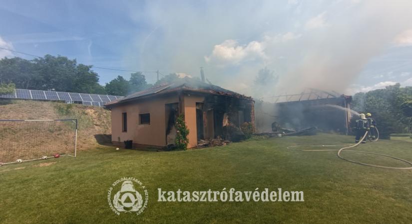 Kigyulladt egy családi ház Hosszúpályiban