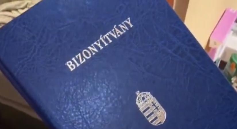 Bezárták a zsaruk a bizonyítványgyárat – videóval