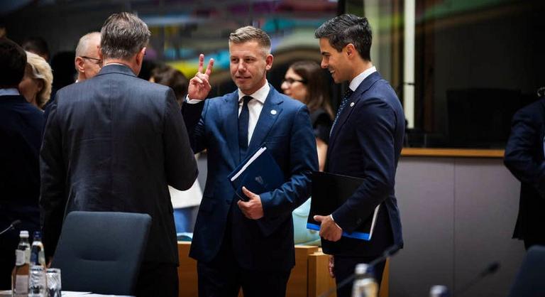 Magyar Péter első EU-csúcsa rögtön fordulatot hozott, nagy tapsot is kapott érte