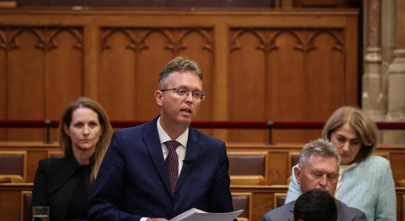 Hankó Balázs azt állítja, egyetlen forintot, fillért, petákot sem költött közpénzből a saját jelölti kampányára