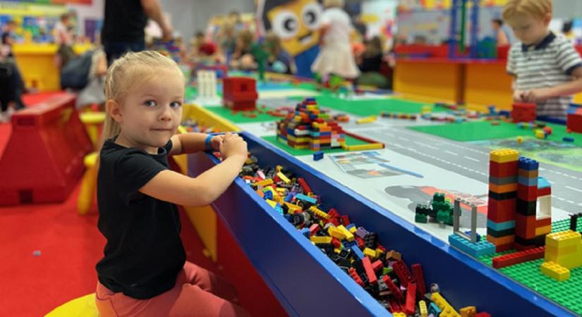 Látványos LEGO-csodák érkeztek Budapestre, nézz be velünk a kiállításra
