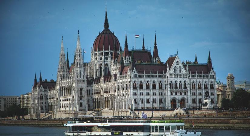 Az Orbán-kormány alatt jól ment a tiszás politikusnak: havi milliók, palkonyai ingatlanok