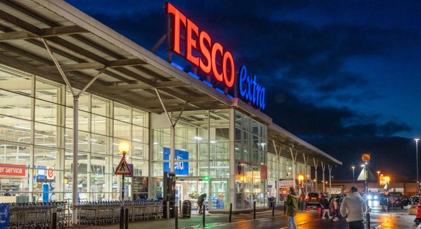 Inkább kockáztat a Tesco, csak szabaduljon a VMWare-től