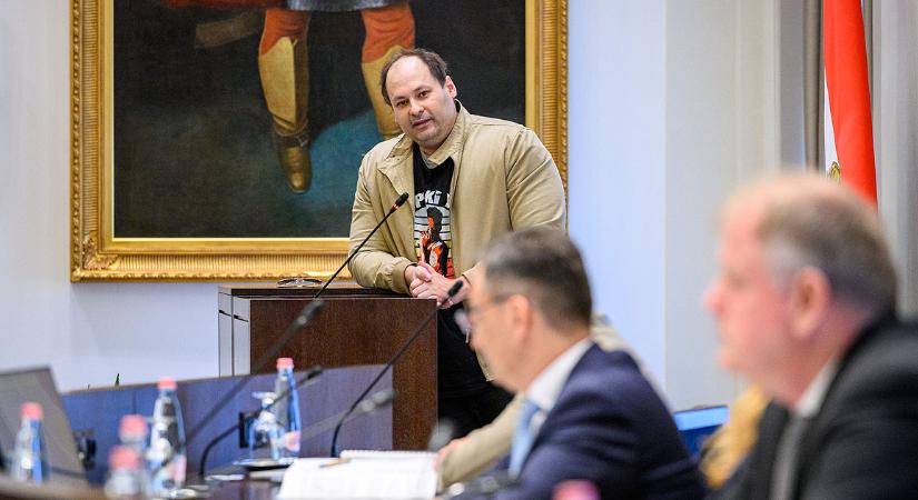 Változtathat a közmeghallgatások és a lakossági hozzászólások rendjén a debreceni közgyűlés