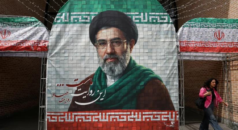 Irán legfelsőbb vezetője szerint Trump kétségbeesésből kötötte a megállapodást